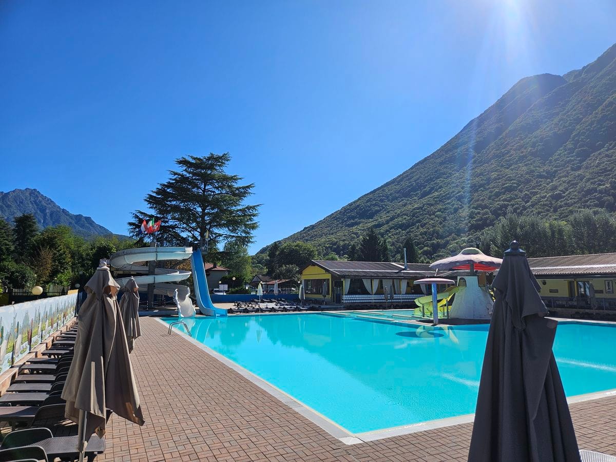 Vienna ,luxe chalet van Bella Villetta op Camping International Porlezza